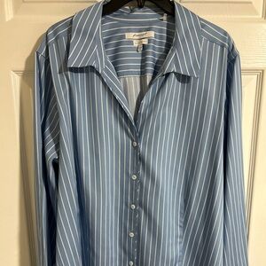 Foxcroft Non-Iron Women’s Dress Shirt, 22W, Blue/White Striped, French Cuffs.